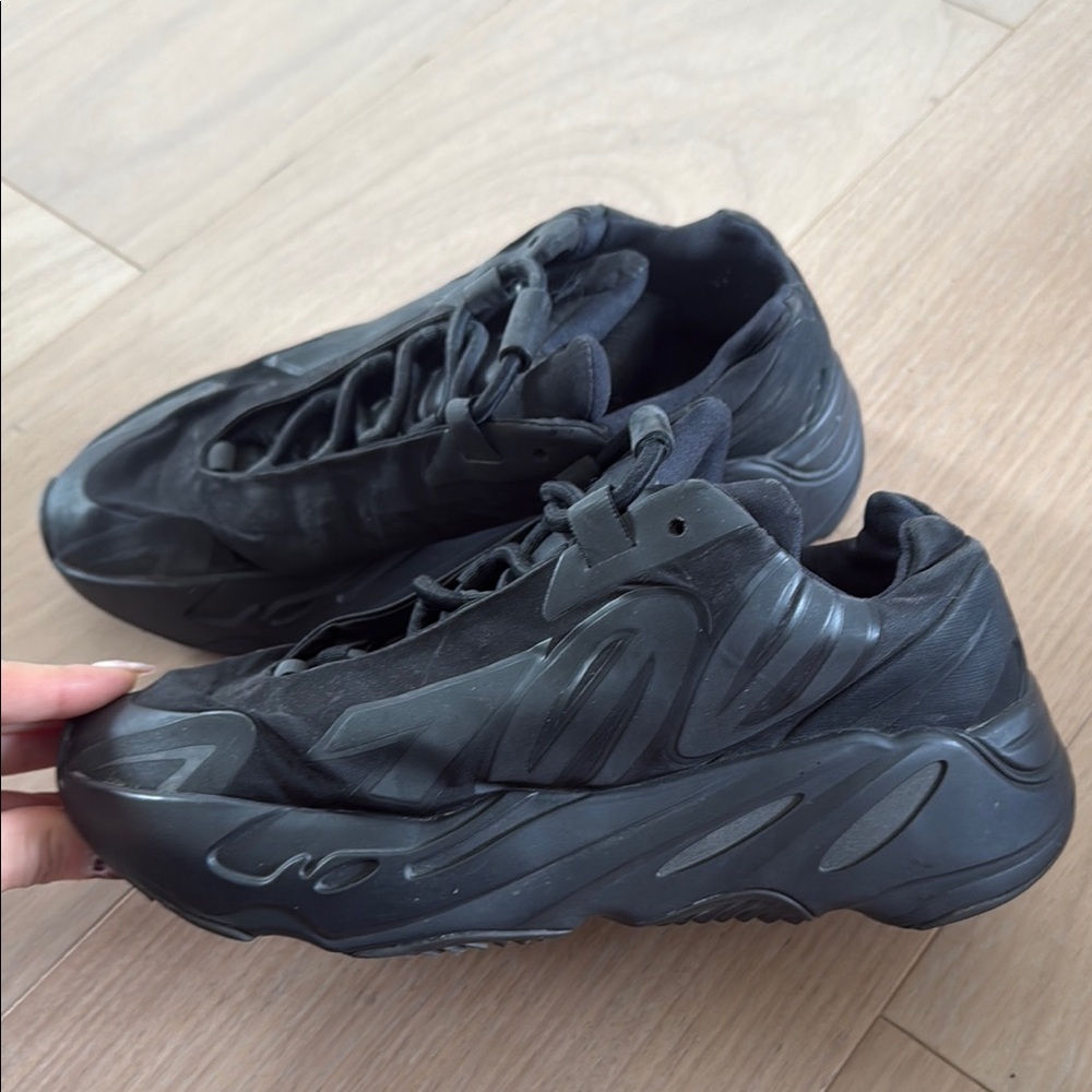 Men's Black Yeezy Athletic Shoes